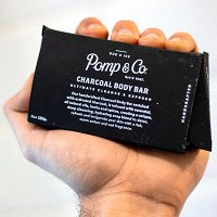 Mydło Pomp & Co. Charcoal Body Bar w kostce do ciała dla mężczyzn 130g Pielęgnacja Pomp & Co 5391535950515