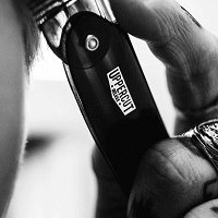 Grzebień składany Uppercut Deluxe CT7 Comb, do włosów Grzebienie fryzjerskie Uppercut 817891020129