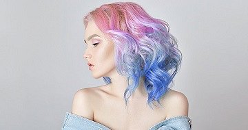 Włosy niebieskie – czemu nie?! Wybierz dobrą farbę