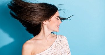 Jaki szampon na przetłuszczające się włosy? Ranking najlepszych