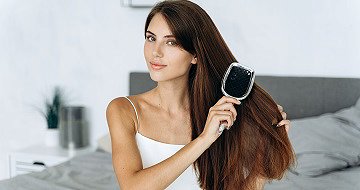 Spray, który ułatwia rozczesywanie włosów –  ranking TOP10