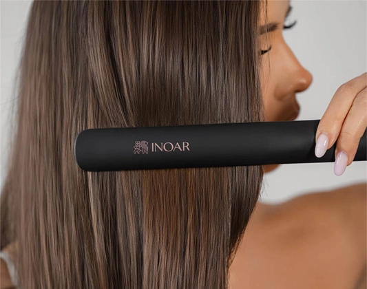 Prostownica Inoar posiada cyfrową regulację temperetury